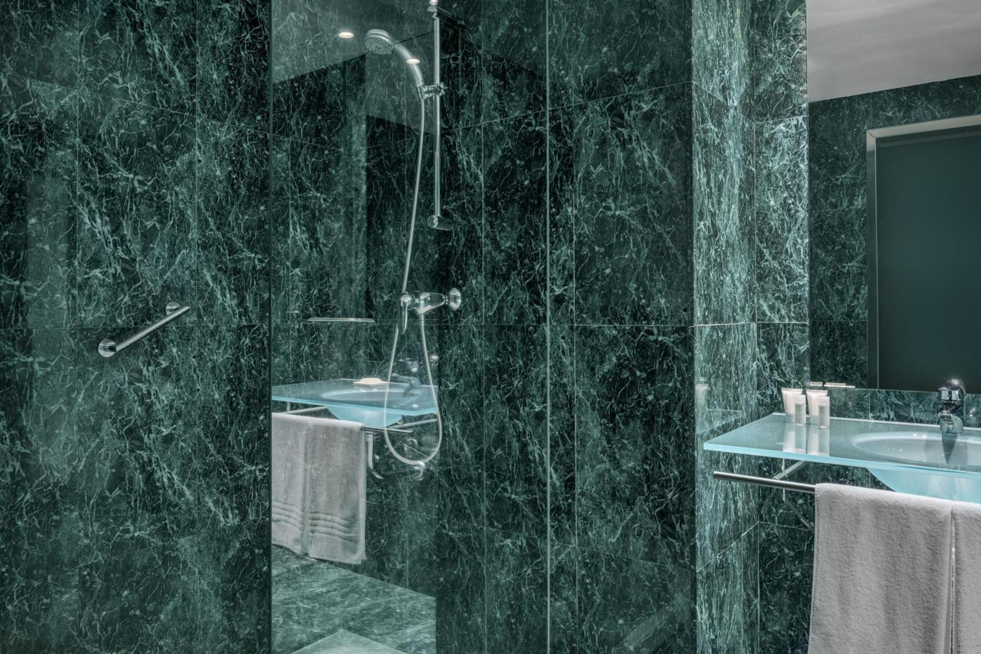 Ac Hotel Guadalajara By Marriott, Spain Екстер'єр фото