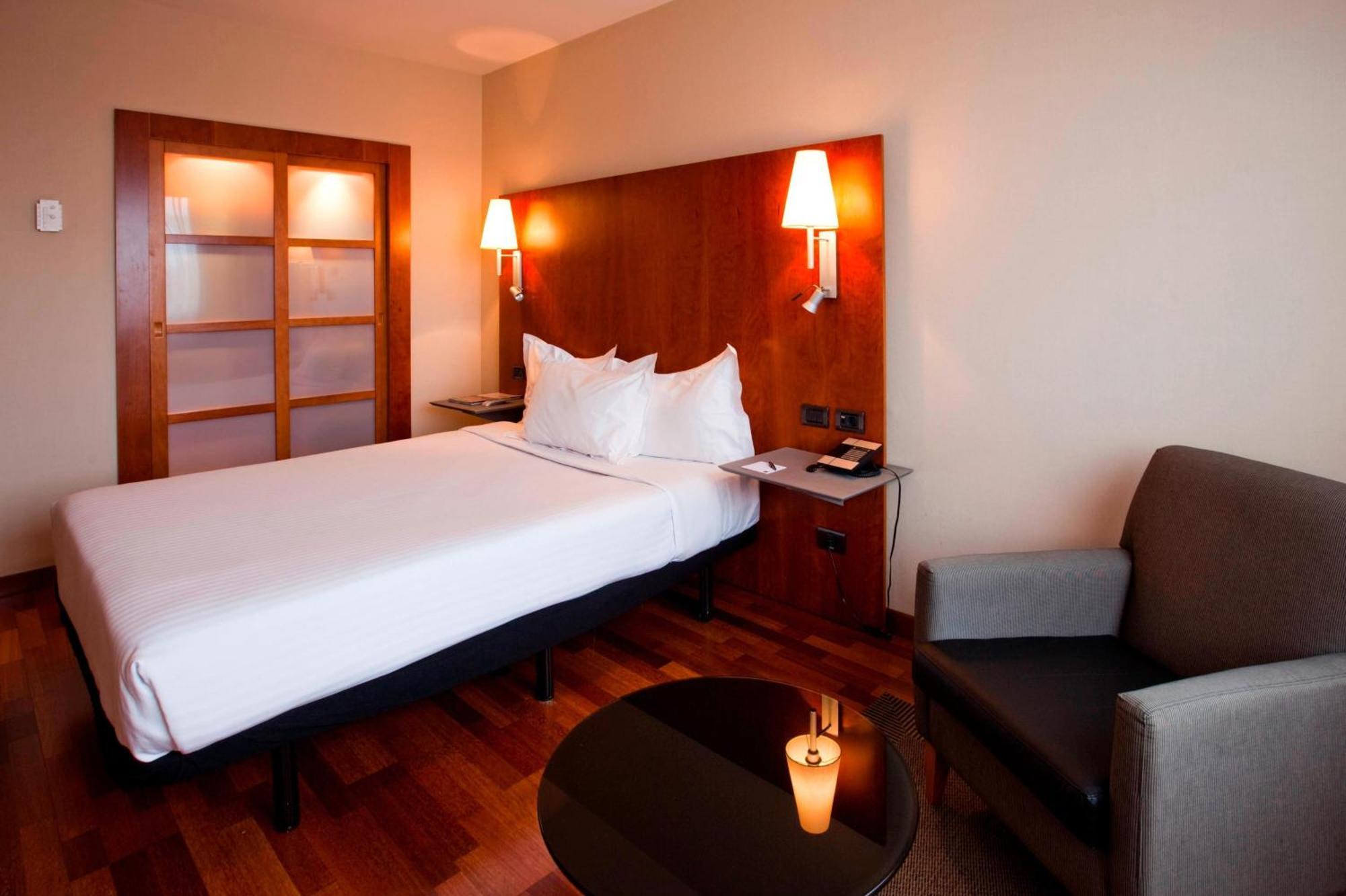 Ac Hotel Guadalajara By Marriott, Spain Екстер'єр фото